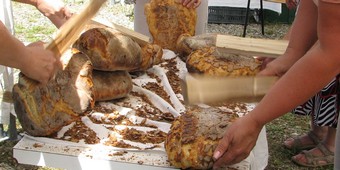 Traditionelles Brotbacken